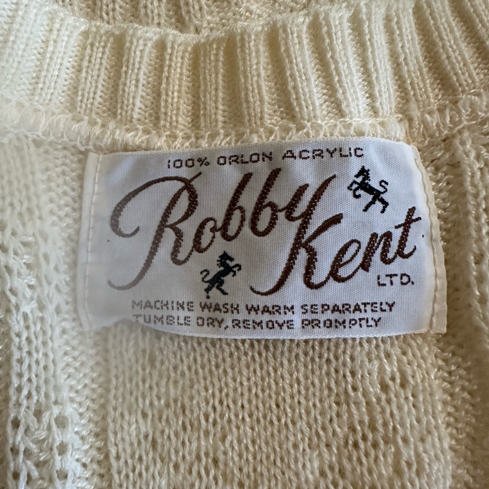Vintage sweater vest. V scoop neck. Robby Kent. Ivory sweater. - Picture 7 of 7
